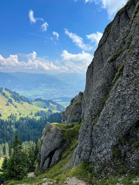 Urlaub im Allgäu Natur, Erholung & exklusive Ferienwohnungen, beeindruckenden Berge, grünen Wiesen und klaren Seen Urlaub im Allgäu Natur, Erholung & exklusive Ferienwohnungen, beeindruckenden Berge, grünen Wiesen und klaren Seen