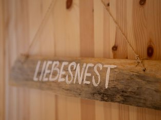 Eingang zu dem 1-Zimmer-Appartement „Liebesnest“